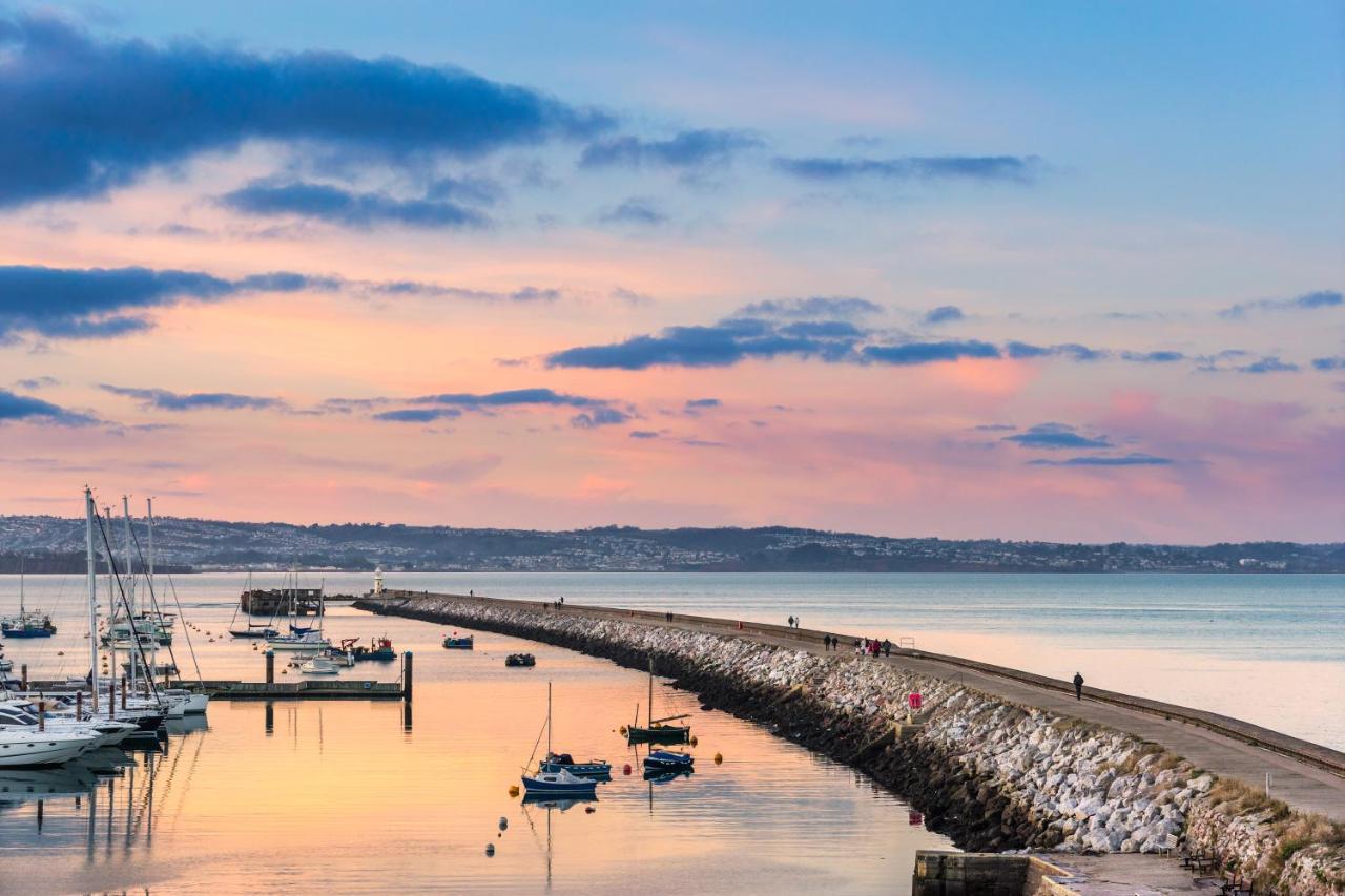 Cormorant- Sea View, Couples Retreat Holiday home