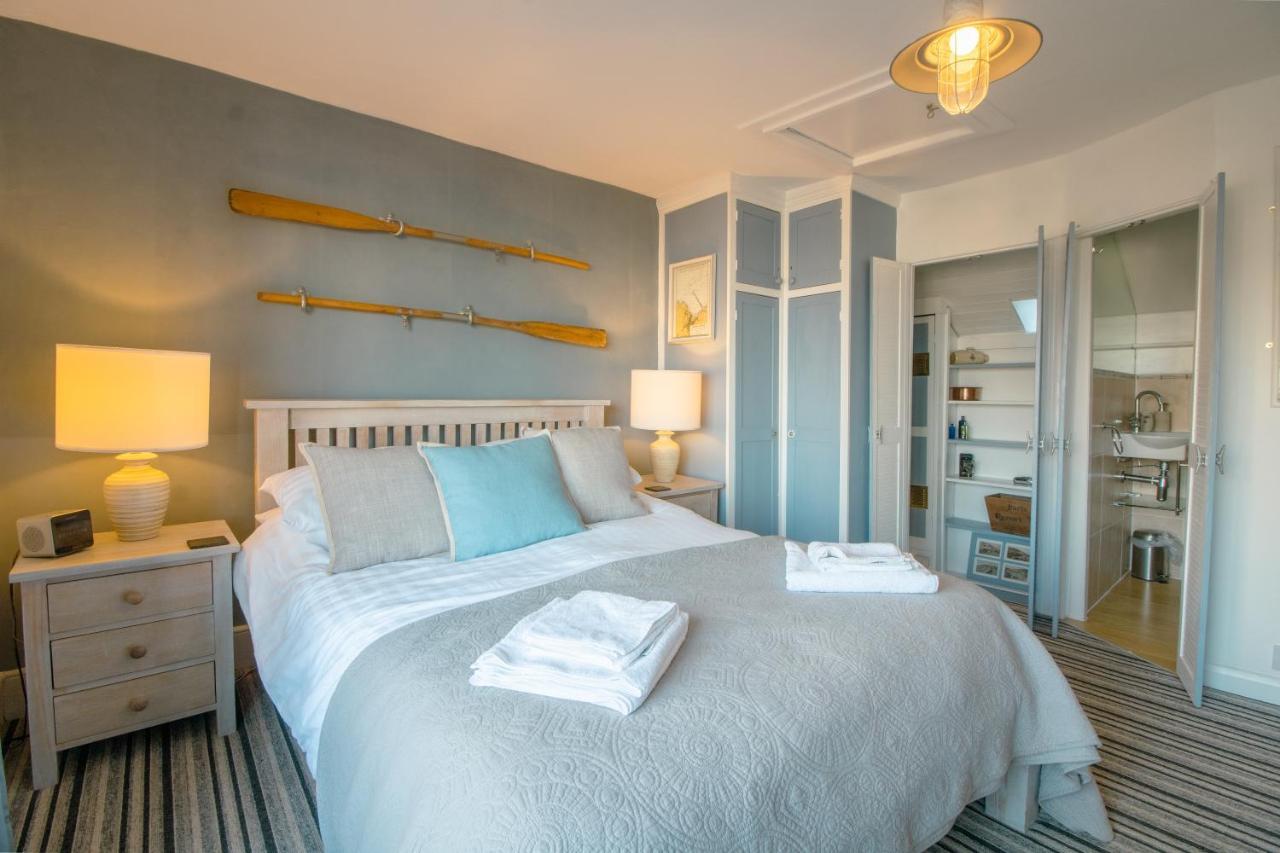 Cormorant- Sea View, Couples Retreat Holiday home *